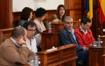 Imagen de archivo de una sesión plenaria con ediles de NC, Más por Telde y PSOE (Foto TA)