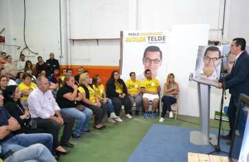 Pablo Rodríguez, dirigiéndose a la militancia de CC Telde durante el acto de cierre de campaña (Foto TA)