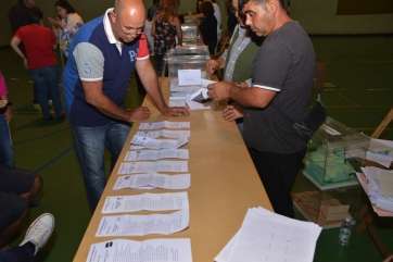 Recuento de votos en un colegio electoral de Telde (Foto Antonio Alí)
