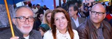 Carmen Hernández, el pasado viernes, entre los ediles Pedro Galván (saliente) y Agustín Arencibia (electo) (Foto Antonio Alí)