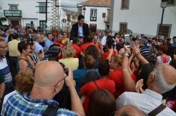 Alejandro Ramos, en volandas (Foto TA)