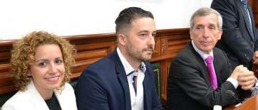 Peña, entre Reyes y Vanessa Cruz, el pasado 13 de junio en la sesión constituyente de la nueva Corporación de Telde (Foto TA)