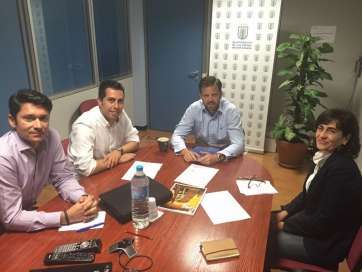 Imagen del encuentro con el responsable capitalino de Nuevas Tecnologías y Telecomunicaciones (Foto TA)