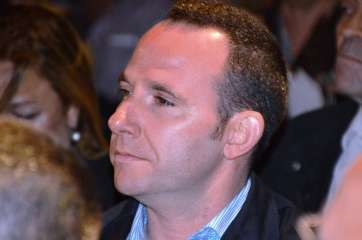 El edil de Limpieza Viaria y Recogida de Residuos del Ayuntamiento de Telde, Eloy Santana (d)(Foto TA)