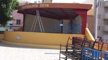 Estado en el que ha quedado la plaza de Marpequeña tras las obras de adecentamiento (Foto TA)