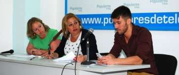 Joan Perdomo, primero por la derecha, junto a Castellano y Sonsoles Martín, en un acto del PP de Telde (Foto TA)