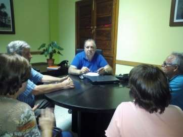 â€¢	El concejal de Seguridad, Juan Martel, se reunió días atrás con los representantes vecinales de este barrio  (Foto TA)