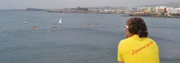 José Luis Esmoris, responsable de Proactiva en Canarias, durante un servicio entre Taliarte y Melenara (Foto TA)