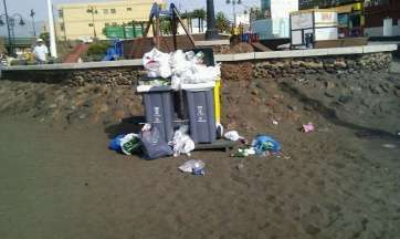 Imagen de archivo de papeleras llenas de residuos (Foto TA)