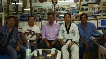 El concejal de Deportes, Diego Ojeda, en la visita que realizó al gimnasio Han Kuk