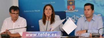 La alcaldesa con los líderes de Más por Telde y PSOE (Foto TA)