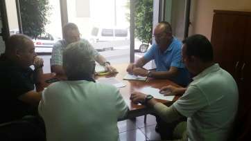 Imagen de la reunión entre el concejal Eloy Santana y los responsables de FCC para perfilar el dispositivo (Foto TA)