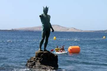 Imagen del Neptuno de Melenara, una obra del artista teldense Luis Arencibia Betancort (Foto Jesús Ruiz Mesa)