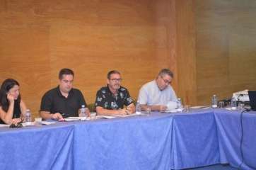 El concejal de Recursos Humanos, Gregorio Viera, en la reunión celebrada días atrás en el Cabildo (Foto TA)