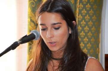 Lola Rodríguez, durante su intervención, hace unos minutos (foto TA)