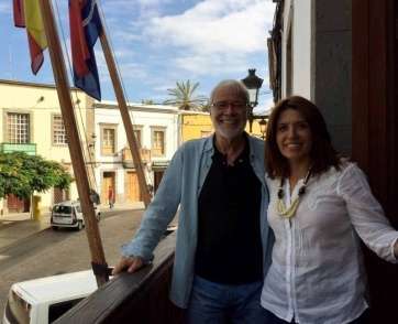 Carmen Hernández y Antonio Cerpa, en el balón de la Alcaldía de las Oficinas Municipales (Foto TA)