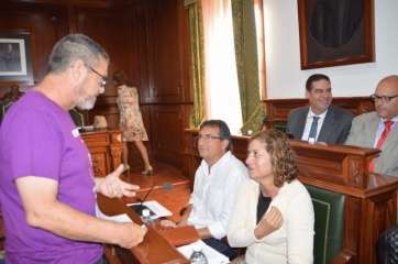 Ediles del Gobierno durante el Pleno de este viernes (Foto TA)