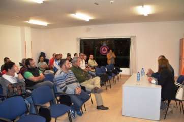 Momento del encuentro celebrado anoche en la sede de Protección Civil de Telde (Foto TA)