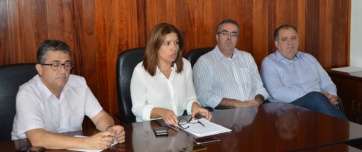 Juan Díaz, Carmen Hernández, Rafael Caballero y Juan Martel, esta tarde tras la Comisión Intermunicipal del Taxi (Foto TA)
