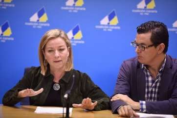 Ana Oramas y Pablo Rodríguez, candidatos de CC-PNC al Congreso de Diputados (Foto TA)