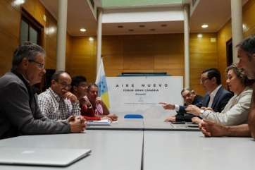 Rodríguez se reunió este viernes con el sector de la pesca en las Islas (Foto TA)
