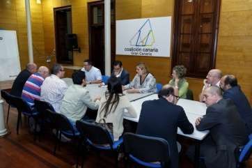 Pablo Rodríguez, en una reunión con el sector de energías renovables (Foto TA)