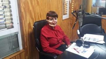 Minerva Alonso, en los estudios de Radio Faycán (Foto TA)