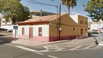 Casa del Caminero, ubicada en Jinámar, en la carretera general que atraviesa el barrio (Foto Google Maps)