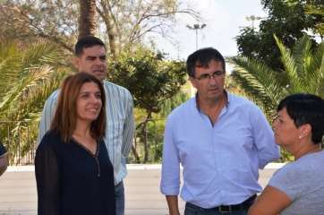 La alcaldes Carmen Hernández durante la visita institucional girada a Las Remudas (Foto TA)