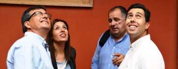 La alcaldesa Carmen Hernández con los más dirigentes de Más por Telde, PSOE y CCD (Foto TA)