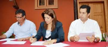 Imagen de archivo de la firma del acuerdo en junio de 2015 (Foto TA)