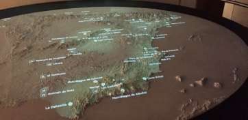 Imagen del plano regional del Museo Arqueológico que muestra a Canarias encasillada en el Mediterráneo (Foto TA)