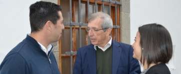 Guillermo Reyes, hablando con Alejandro Ramos y Saraiba Leal (Foto TA)