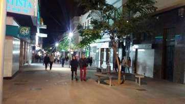 Zona comercial de Los Llanos, el pasado sábado (Foto TA)