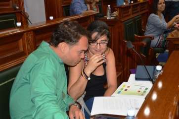 Los ediles Guillermo Eugenio y Esther González, en una imagen de archivo (Foto TA)