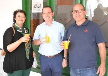 Celeste López (i), Eloy Santana (c) y Agustín Arencibia (d) (Foto TA)