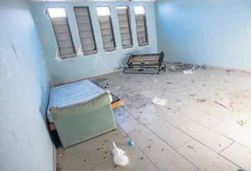 Estado de abandono del equipamiento de Jinámar (Foto Borja Suárez-C7)