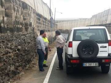 Intervención en la carretera general de Melenara (Foto TA)