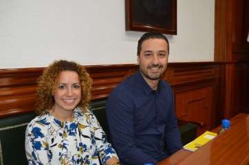 Juan Antonio Peña y Vanessa Cruz, dos de los cuatro ediles de Unidos por Gran Canaria (Foto TA)