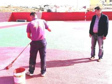Diego Ojeda, observando los trabajos en Lomo Los Frailes (Foto TA)