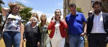 Momento de la visita de Ana Pastor al Valle de Jinámar (Acfi Press)