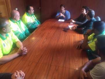 Imagen de la reunión celebrada el pasado mes de abril del comité de empresa con la alcaldesa (Foto TA)