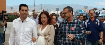 Patricia Hernández (c), en una imagen de archivo junto a los concejales teldenses Alejandro Ramos (i) y Gregorio Viera (d) (Foto TA)