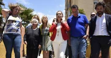 Ana Pastor, durante la visita a Jinámar (Foto TA)