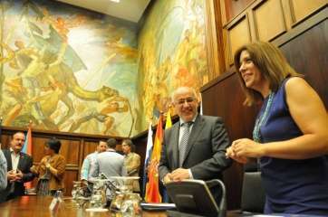 La alcaldesa de Telde, Carmen Hernández, junto al presidente del Cabildo (Foto TA)