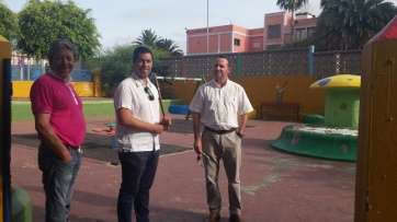 El vicealcalde Alejandro Ramos y el edil Eloy Santana, en Jinámar (Foto TA)