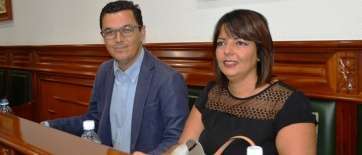 Gloria Cabrera, junto al líder de CC en Telde y también concejal Pablo Rodríguez (Foto TA)