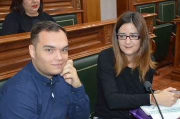 Guillermo Eugenio y Esther González, ediles afines a Podemos (Foto TA)