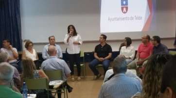 Encuentro del gobierno local con los vecinos de Jinámar, esta misma semana (Foto TA)