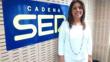 Carmen Hernández, en los estudios de la Cadena Ser Las Palmas (Foto TA)